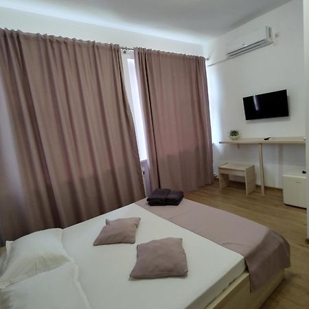 Puzzle Magic Bed and Breakfast Πιτέστι Εξωτερικό φωτογραφία