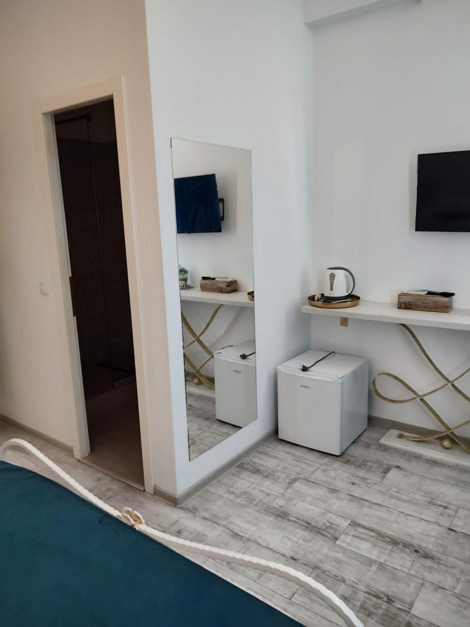 Puzzle Magic Bed and Breakfast Πιτέστι Εξωτερικό φωτογραφία